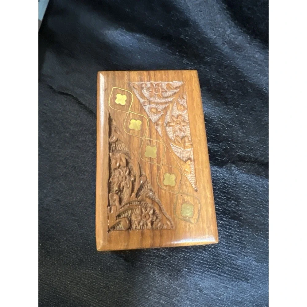 VTG MINI‎ INLAID WOOD TRINKET/STORAGE BOX 4 x 2.75 x 1.5 (2190)